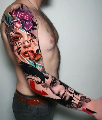 Tatuagem de braço completo em estilo realismo colorido e preto e cinza, com rostos femininos, borboleta, elementos neon e abstratos.